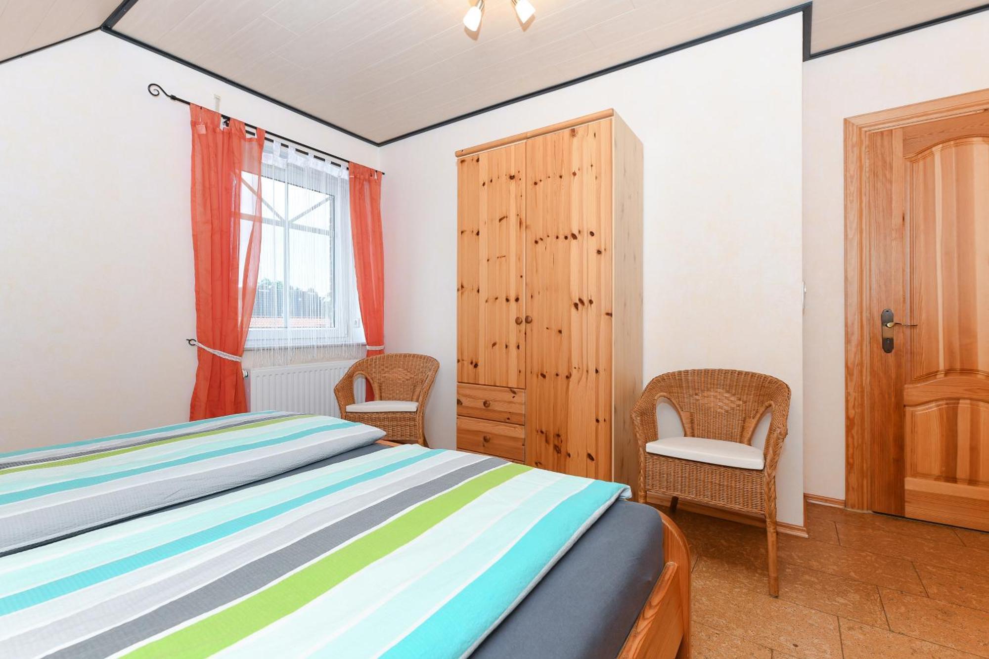 Ferienwohnungen Im Haus Flinthoern Нойхарлингерзийл Екстериор снимка